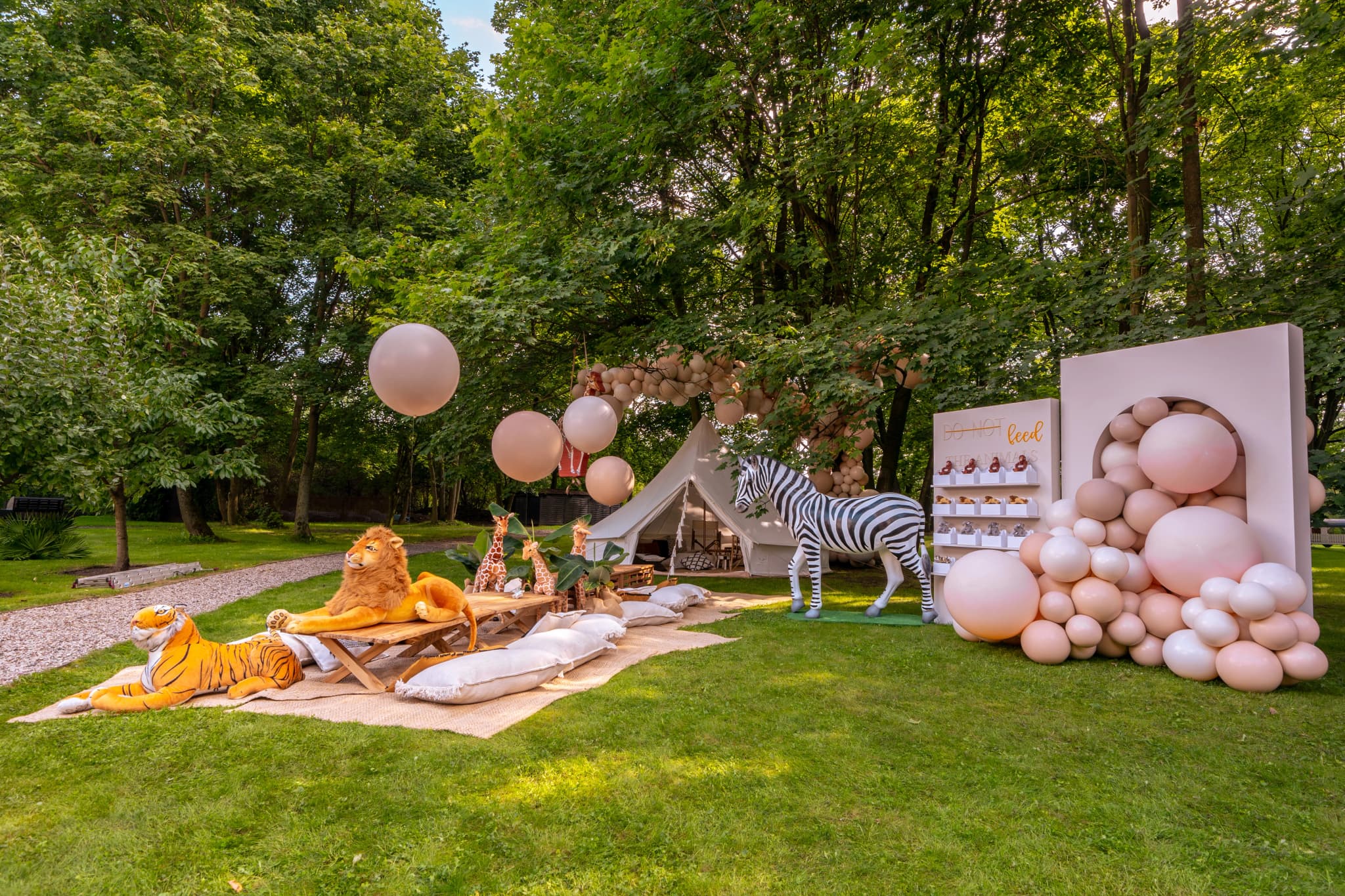 Baby shower celebration at Pałac Żółwin